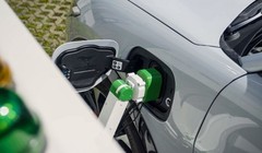 Ford thử nghiệm robot sạc EV, hỗ trợ người hạn chế thể chất. Ảnh Future Car