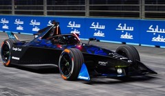 Xe điện Công thức E đã lập Kỷ lục Guinness Thế giới, đạt tốc độ 218,71 km/giờ. Ảnh Clean Technica