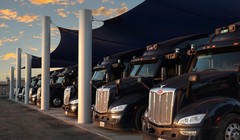 Bãi xe vận tải tự lái của công ty Aurora Innovation. Ảnh CNBC