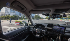 Một chiếc taxi tự lái đang hoạt động ở Bắc Kinh (Ảnh: SCMP)