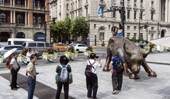 Thị trường chứng khoán Trung Quốc đang chứng kiến đợt tăng giá đầu tiên trong kỷ nguyên chia sẻ video ngắn phổ biến trên mạng xã hội (Ảnh: SCMP)