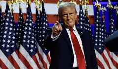 Ông Donald Trump phát biểu tại Trung tâm Hội nghị Palm Beach ở Florida. Ảnh: SCMP