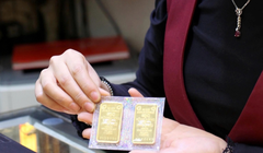 Giá vàng và Bitcoin. Ảnh: Pinterest.