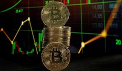 Đồng Bitcoin. Ảnh: Reuters.