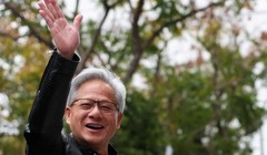 Hình ảnh CEO của Nvidia Jensen Huang tham dự lễ khai trương nhà máy của Siliconware Precision Industries tại Đài Loan, Trung Quốc. Ảnh: SCMP.