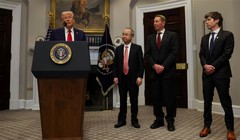 Tổng thống Hoa Kỳ Donald Trump phát biểu bên cạnh nhà đồng sáng lập Oracle Larry Ellison, CEO SoftBank Masayoshi Son và CEO OpenAI Sam Altman. Ảnh: Reuters.