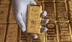 Giá vàng SJC tiếp tục phá đỉnh. Ảnh: Pinterest.