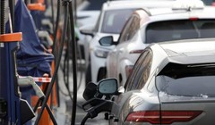 Doanh số bán xe điện tăng 29% trong tháng 4. Ảnh: Reuters.