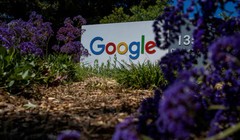 Google là 1 trong 4 công ty được Bộ quốc phòng Mỹ hợp tác. Ảnh: Reuters.