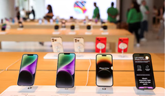 Ấn Độ yêu cầu các nhà sản xuất điện thoại thông minh tải trước ứng dụng an ninh mạng do nhà nước sở hữu. Ảnh: Reuters.