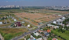 Cả doanh nghiệp lẫn người dân vẫn gặp hàng loạt ách tắc trong việc tiếp cận và sử dụng đất đai.