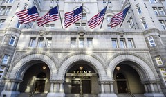 Khách sạn Quốc tế Trump tại Thủ đô Washington tiêu tốn của Tổng thống Mỹ 200 triệu USD phí tu bổ vào năm 2016. Nguồn: CNN