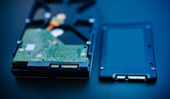 Thay thế HDD bằng SSD là cách tiết kiện để tăng tốc cho máy tính Windows 10. Nguồn: Digital Trends