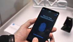 Công nghệ cảm biến vân tay nhúng trong màn hình chỉ tương thích với màn sản xuất trên tấm nền AMOLED. Nguồn: MobileNewsMag