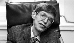Giáo sư Stephen Hawking là nhà khoa học có tầm ảnh hưởng lớn nhất thế giới. Nguồn: Gizmodo