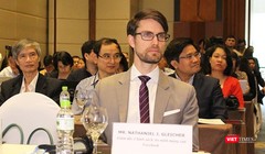 Ông Nathaniel Gleicher xuất hiện trong sự kiện “Kinh tế số và Chính sách an ninh mạng ở Việt Nam"