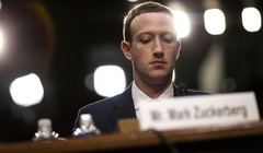 Trong phiên điều trần thứ 2 trước Quốc hội Mỹ, ông Zuckerberg đã thừa nhận chính dữ liệu của mình cũng bị bán cho CA. Nguồn: BBC