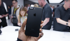 iPhone 7 và iPhone 7 Plus vẫn đem lại trải nghiệm sử dụng tốt dù ra mắt đã lâu. Nguồn: BI