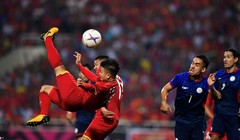 Pha móc bóng đẹp mắt của Quang Hải trong trận Bán kết trước PhilippinesẢnh: Zing