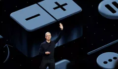 CEO Apple Tim Cook đã nhiều lần để cập đến việc Apple sẽ tập trung nhiều hơn vào lĩnh vực kinh doanh dịch vụ trực tuyến. Ảnh: AP