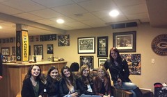 Còn một đôi chân nữa ở đâu?