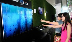 TV 3D dần lạ lẫm với người dùng phổ thông những năm gần đây. Ảnh: AP.