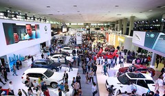 Lượng ô tô nhập khẩu vào Việt Nam giảm mạnh so với trước đó. Ảnh minh họa