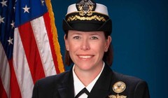 Trung tá hải quân Andria L. Slough.