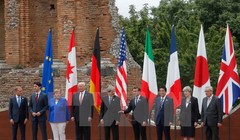 Nguyên thủ các nước chụp ảnh chung tại hội nghị. (Nguồn: AFP/TTXVN)