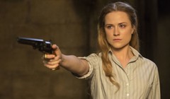 Cô nàng "trùm cuối" Dolores là nữ giới và sở hữu một gương mặt cực kỳ khả ái 