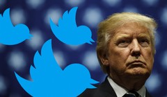 Tổng thống Donald Trump luôn sử dụng Twitter.