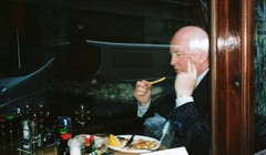 Nhiếp ảnh phim giúp người chụp sống chậm lại. Ảnh: erickimphotography.