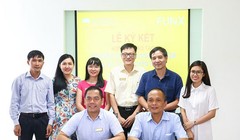 Ông Nguyễn Thành Nam, Hiệu trưởng FUNiX và GS.TSKH Hồ Đắc Lộc, Hiệu trưởng HUTECH ký kết thỏa thuận hợp tác đào tạo (Nguồn ảnh: hutech.edu.vn)