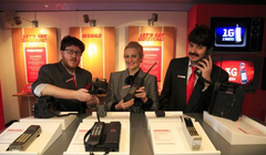 Những chiếc điện thoại di động đời đầu có thể đã ra mắt sớm hơn nếu FCC không ưu tiên sóng truyền hình.