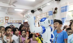 NAO mang đến giờ học tiếng Anh sôi động cho học sinh
