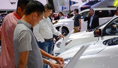Sức mua ô tô trên thị trường giảm mạnh trong tháng 7.2017
