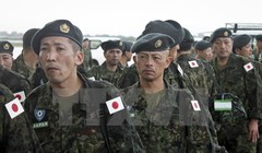 Các thành viên thuộc Các Lực lượng Phòng vệ Nhật Bản. (Nguồn: AP/TTXVN)