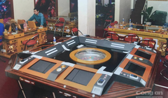 Trò chơi đánh bạc trá hình bị phát hiện ở một trung tâm giải trí ở quận 5, TP.HCM. Ảnh: CA TPHCM.
