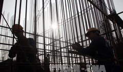 Để có một tòa nhà thì ngành công nghiệp xây dựng phải tạo ra sản phẩm và đảm bảo chất lượng cho sản phẩm của mình. Ảnh minh họa