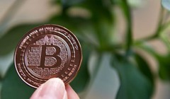 Cày bitcoin đã gây tác động tiêu cực đến nguồn tài nguyên điện trên toàn thế giới Ảnh: AFP