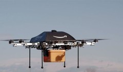 Hệ thống của chiếc UAV giao hàng cho phép kiểm soát các mảnh của nó rơi xuống địa điểm ít gây nguy hiểm cho người và công trình dưới mặt đất. Ảnh Amazon/AFP