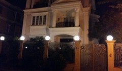 Nhà riêng ông Dũng rạng sáng nay, sau cuộc khám xét 