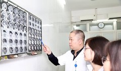 TS. Nguyễn Anh Tuấn - Trưởng Khoa Nội - Hồi sức thần kinh, Bệnh viện Hữu nghị Việt Đức.