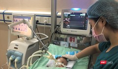 Cháu bé đang được điều trị và chăm sóc chu đáo tại Bệnh viện Xanh Pôn 