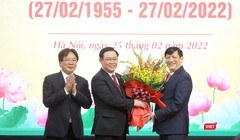 Chủ tịch Quốc hội Vương Đình Huệ chúc mừng lãnh đạo Bộ Y tế và BV Việt Đức nhân Ngày Thầy thuốc Việt Nam 27/2.