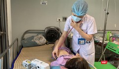 Thiếu thuốc, vật tư ý tế, các bác sĩ gặp nhiều khó khăn trong khám và điều trị bệnh 