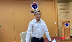 Thứ trưởng Bộ Y tế Nguyễn Trường Sơn chủ trì cuộc họp với các Sở Y tế và bệnh viện về biện pháp ứng phó với dịch đậu mùa khỉ và dịch cúm A (ảnh: Thanh Hằng)