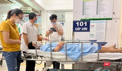 Cháu bé bị tai biến nặng sau thủ thuật cắt bao quy đầu ở Bệnh viện Trung ương Thái Nguyên được đưa về Bệnh viện Việt Đức để mổ lại