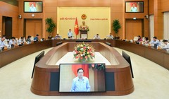 Ủy ban Thường vụ Quốc hội thảo luận về dự án Luật Khám bệnh, chữa bệnh (sửa đổi)