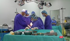  Thanh toán trực tiếp cho bệnh nhân sẽ giúp các bác sĩ chủ động trong điều trị (ảnh: Thu Hương)